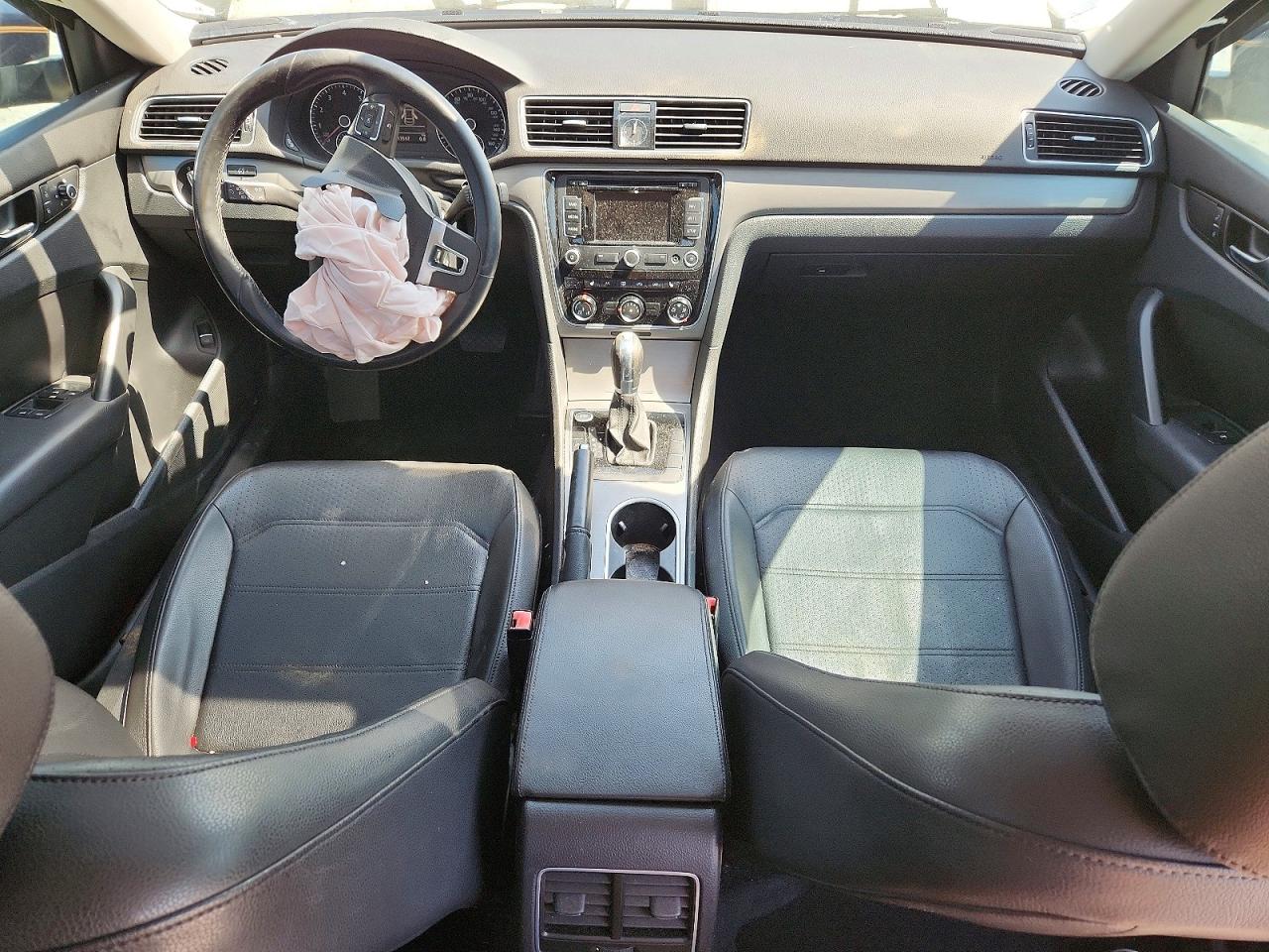 2014 VOLKSWAGEN PASSAT SE photo 22