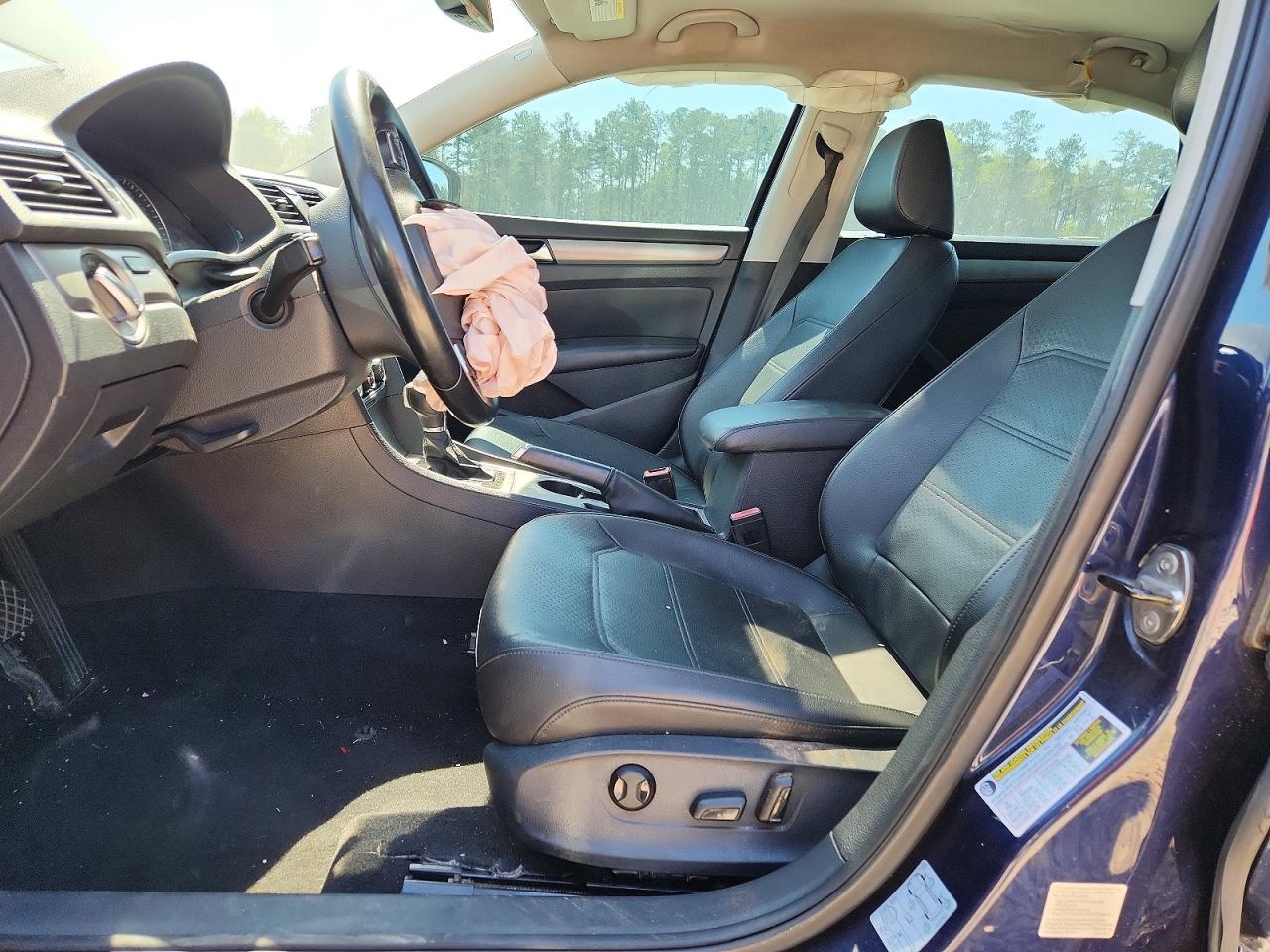 2014 VOLKSWAGEN PASSAT SE photo 19