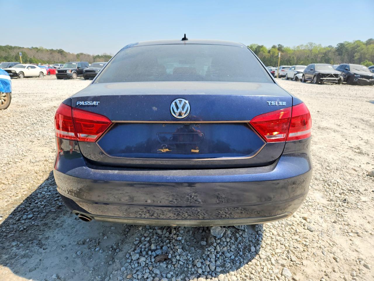 2014 VOLKSWAGEN PASSAT SE photo 16