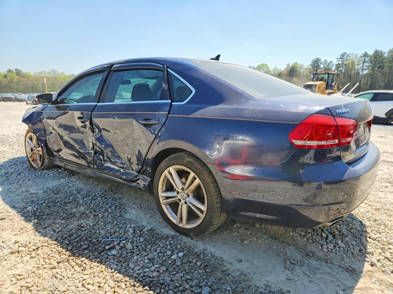 2014 VOLKSWAGEN PASSAT SE photo 4
