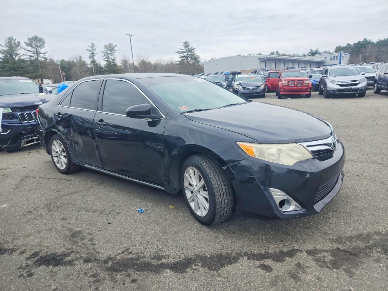 2013 TOYOTA CAMRY XLE photo 10