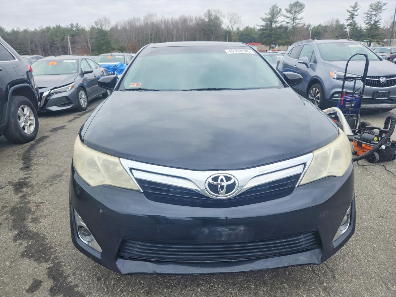 2013 TOYOTA CAMRY XLE photo 13
