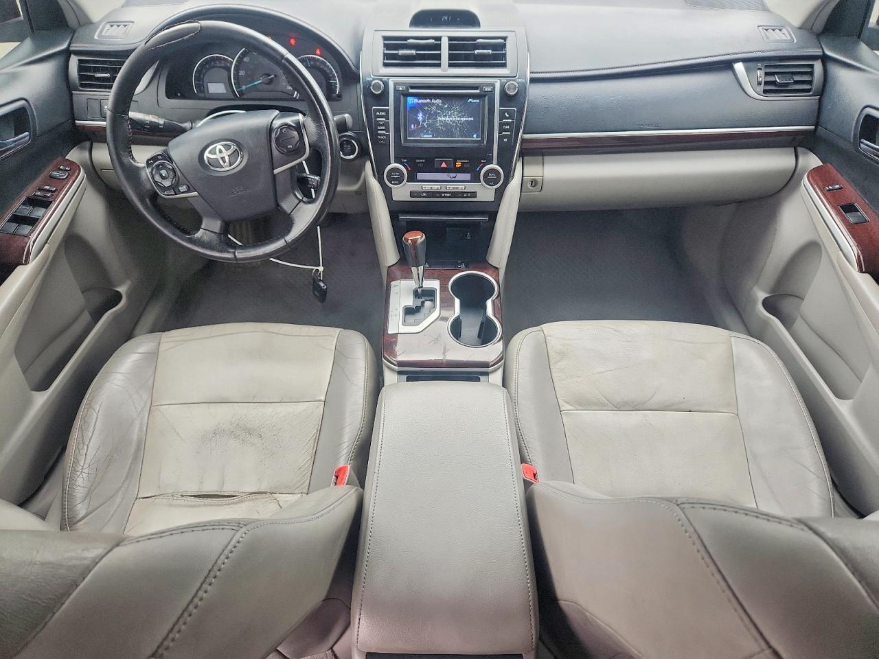 2013 TOYOTA CAMRY XLE photo 22