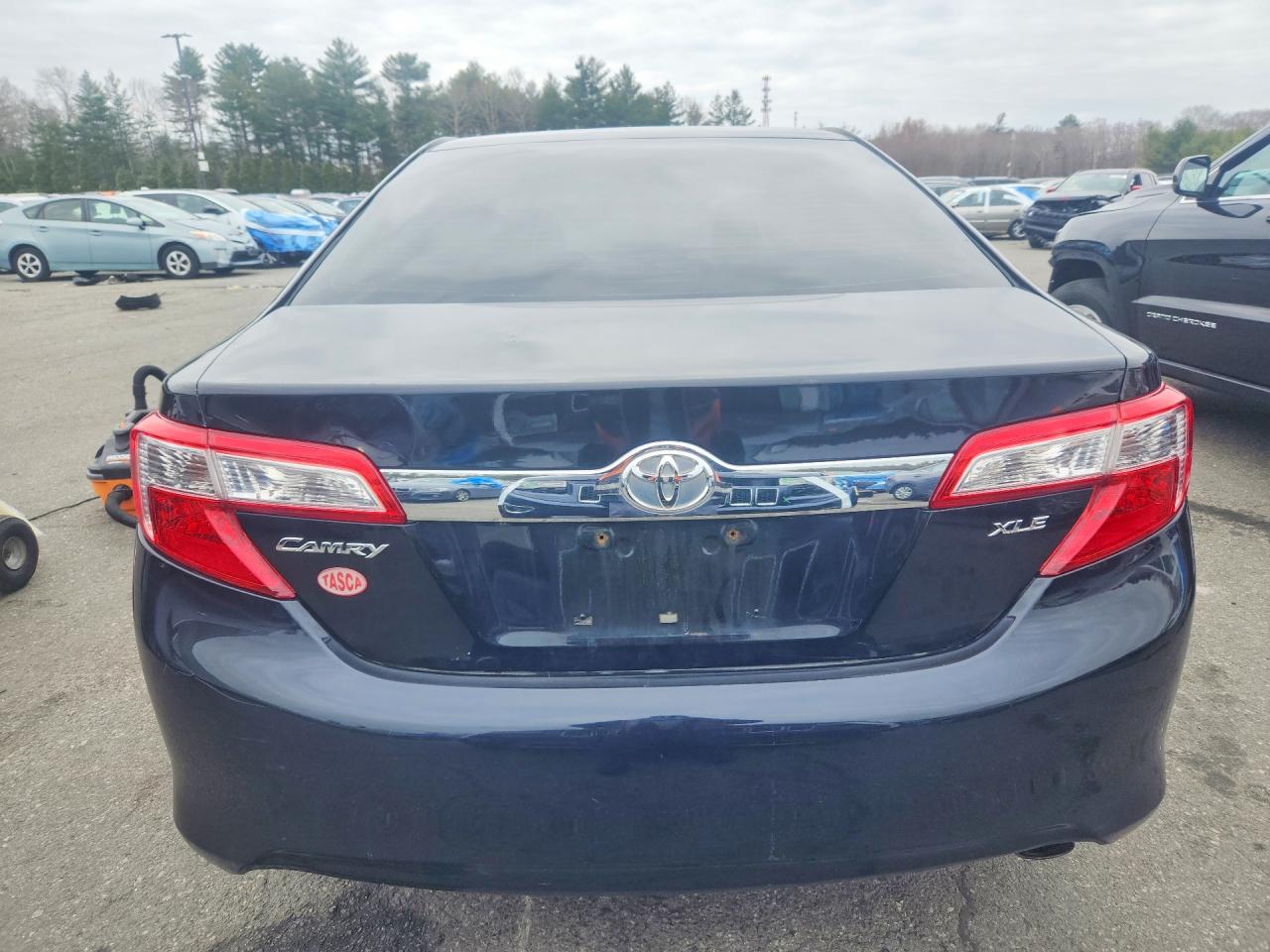 2013 TOYOTA CAMRY XLE photo 16
