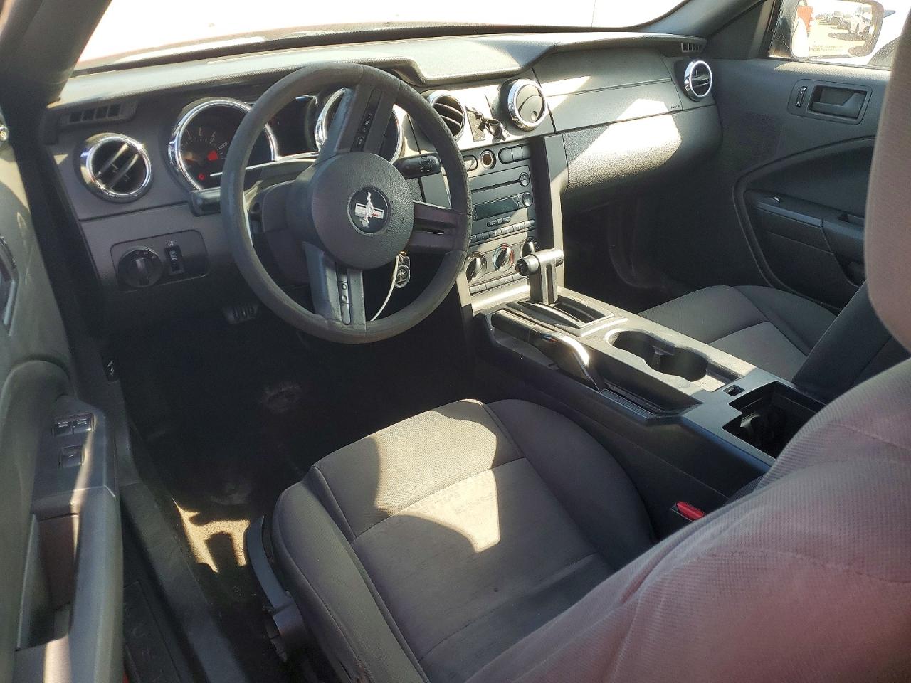 2006 FORD MUSTANG photo 8