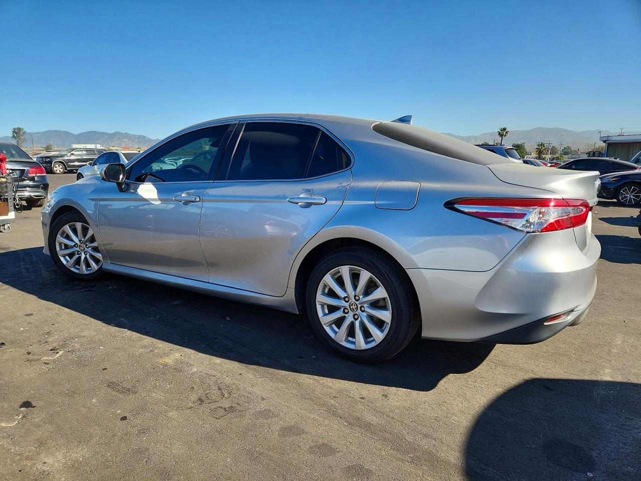 2020 TOYOTA CAMRY LE photo 2
