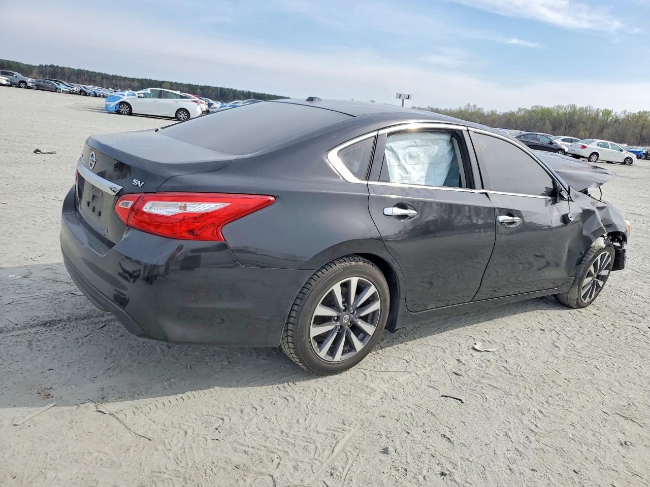 2017 NISSAN ALTIMA photo 5