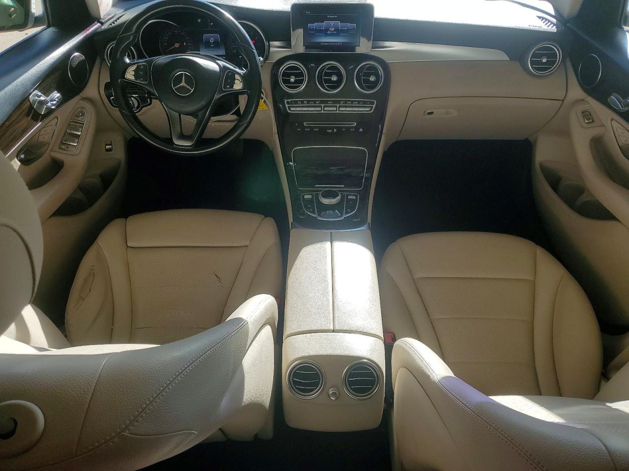 2017 MERCEDES-BENZ GLC 300 photo 8