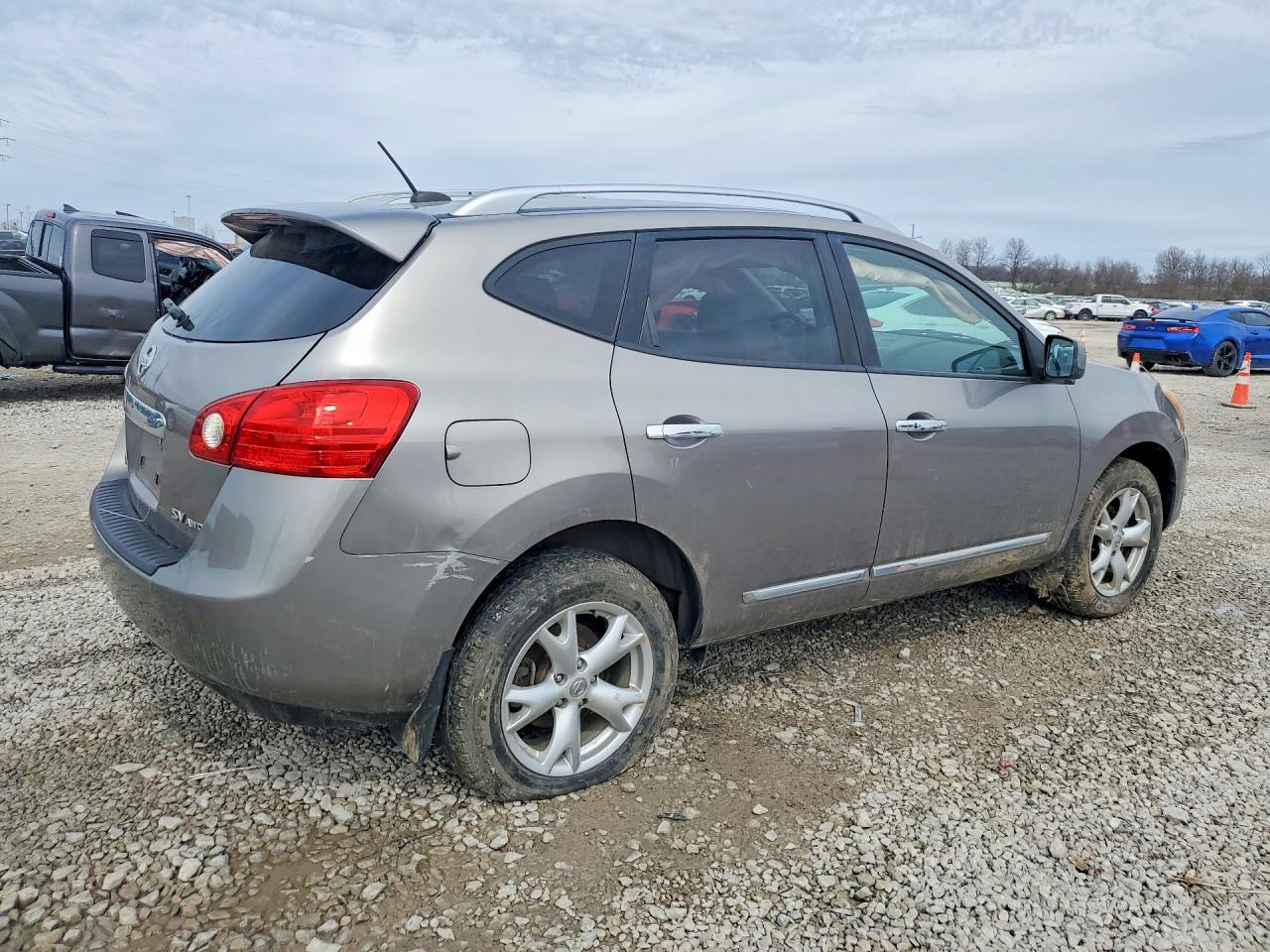 2011 NISSAN ROGUE S photo 7