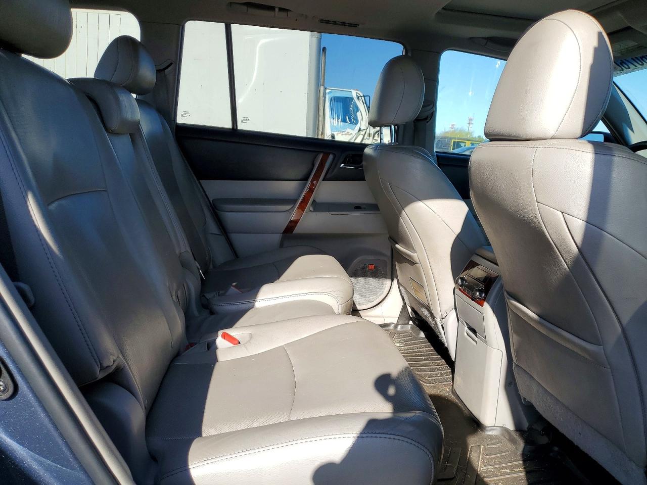 2013 TOYOTA HIGHLANDER LIMITED photo 11