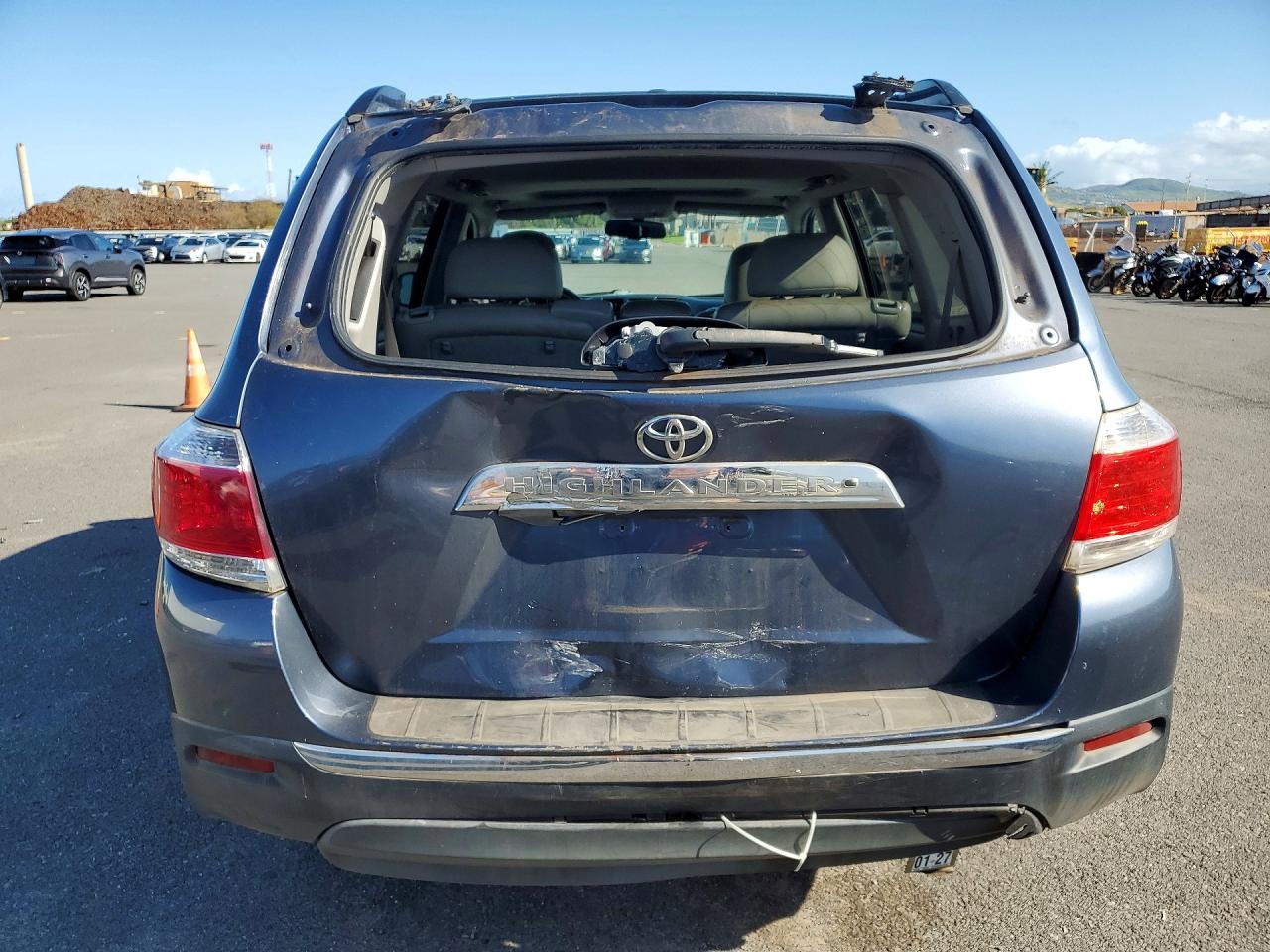 2013 TOYOTA HIGHLANDER LIMITED photo 6