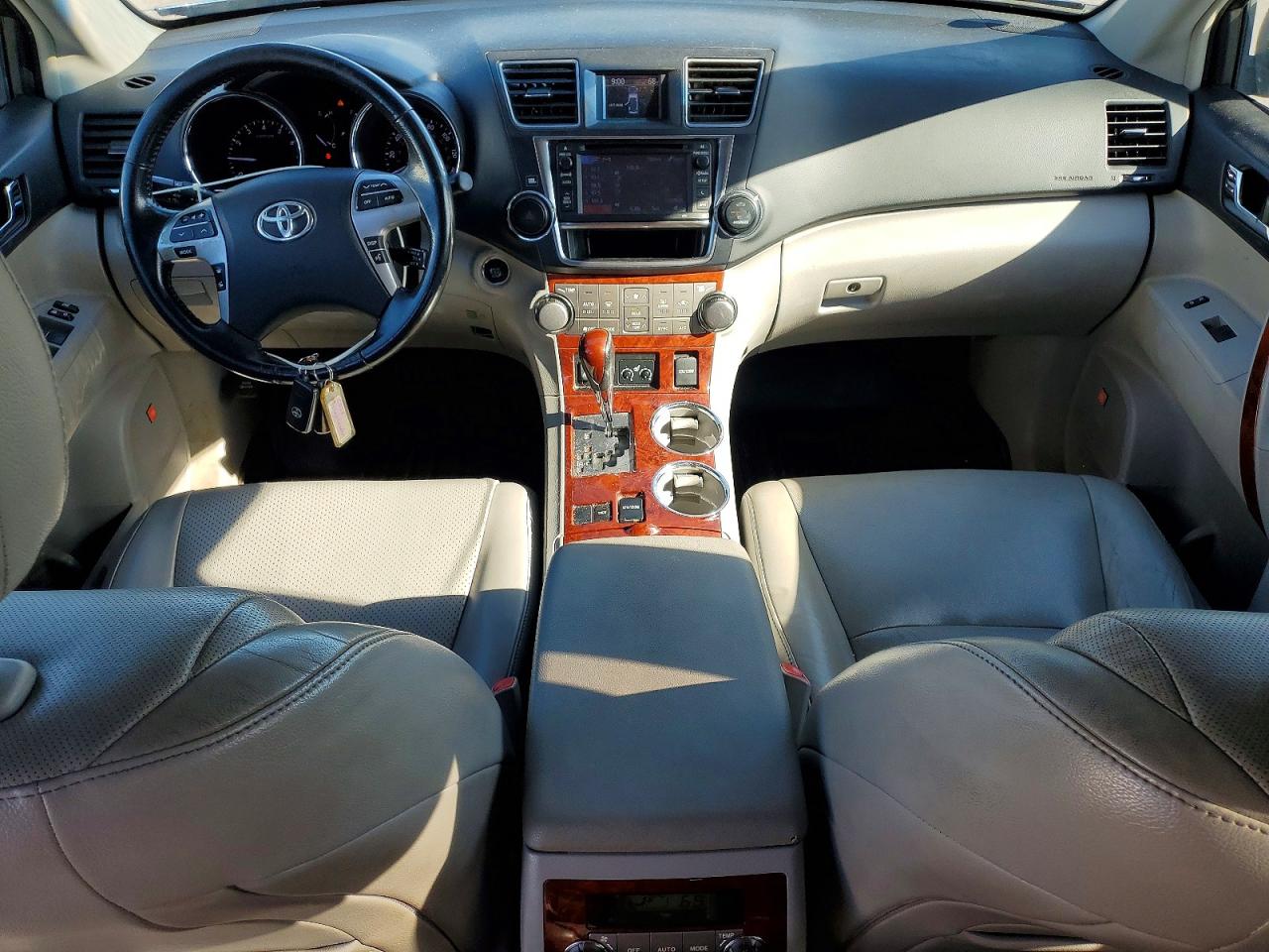 2013 TOYOTA HIGHLANDER LIMITED photo 8