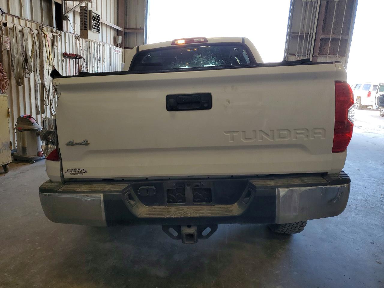 2018 TOYOTA TUNDRA SR5 photo 11