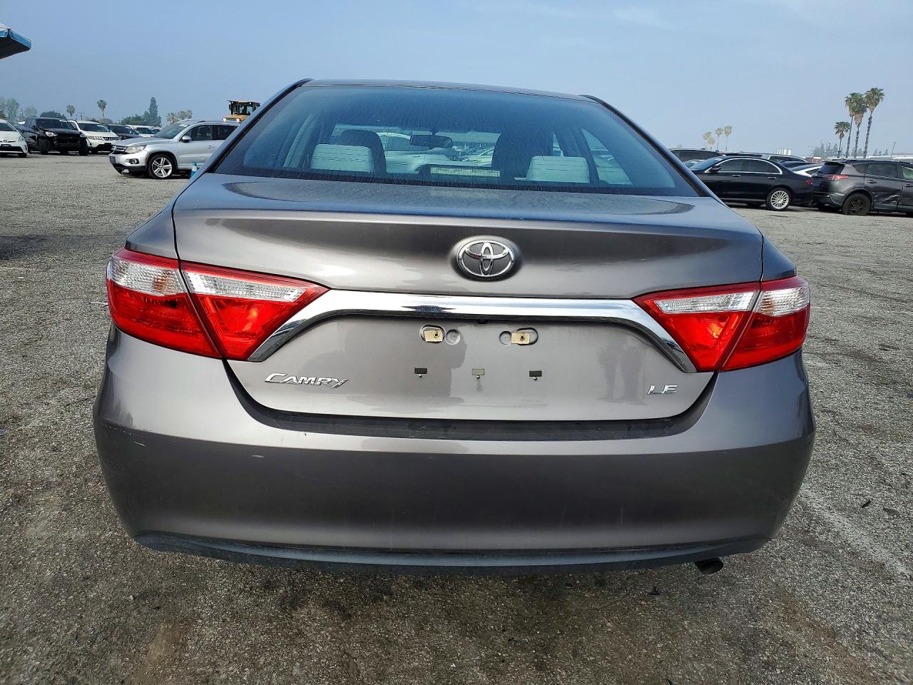 2017 TOYOTA CAMRY LE photo 11
