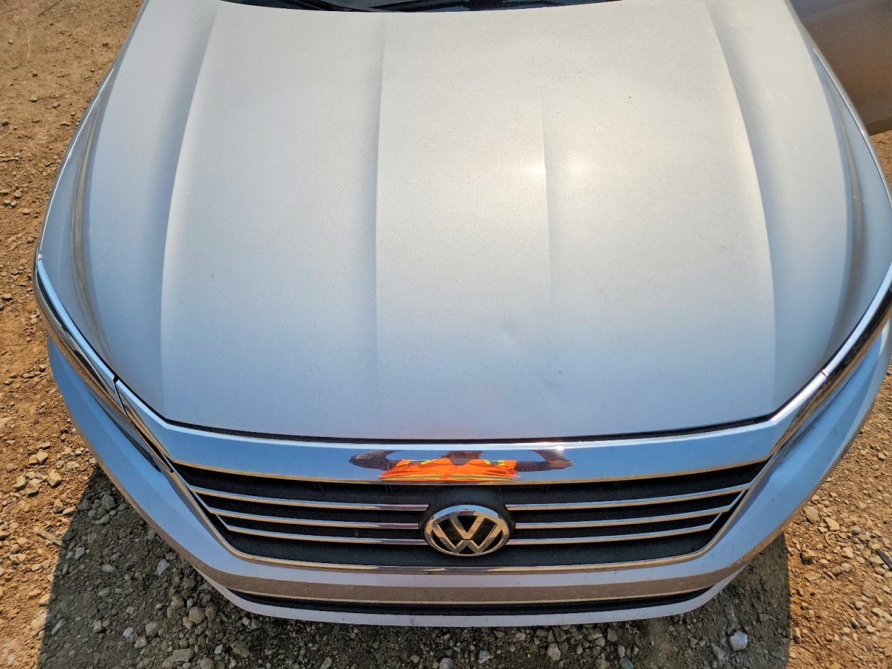 2020 VOLKSWAGEN PASSAT S photo 31