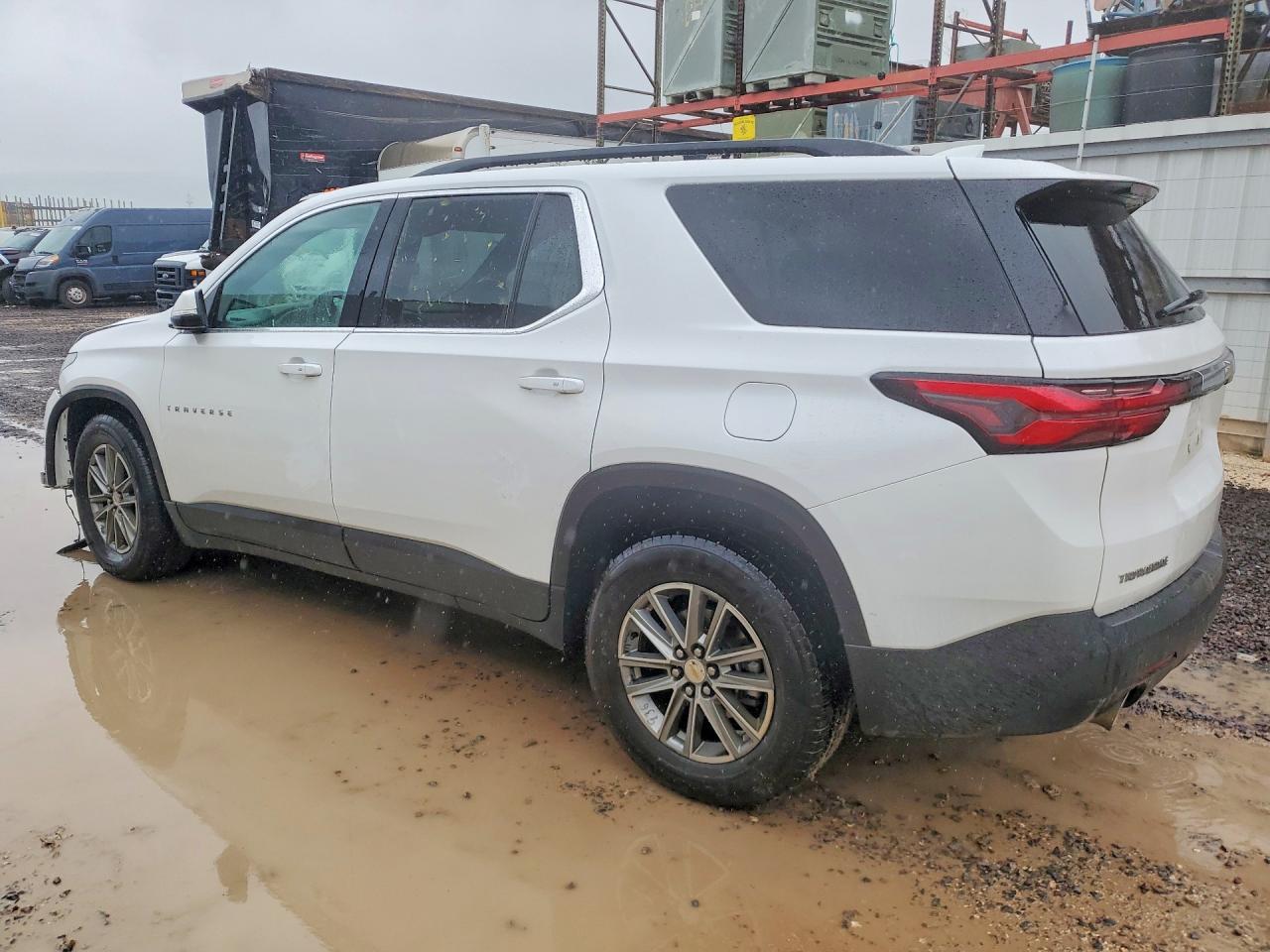 2023 CHEVROLET TRAVERSE LT photo 4