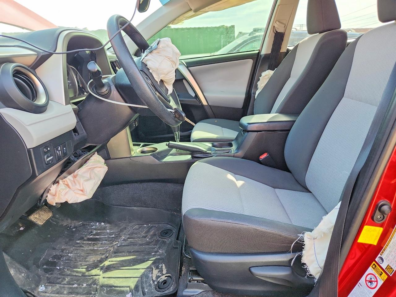 2015 TOYOTA RAV4 LE photo 13