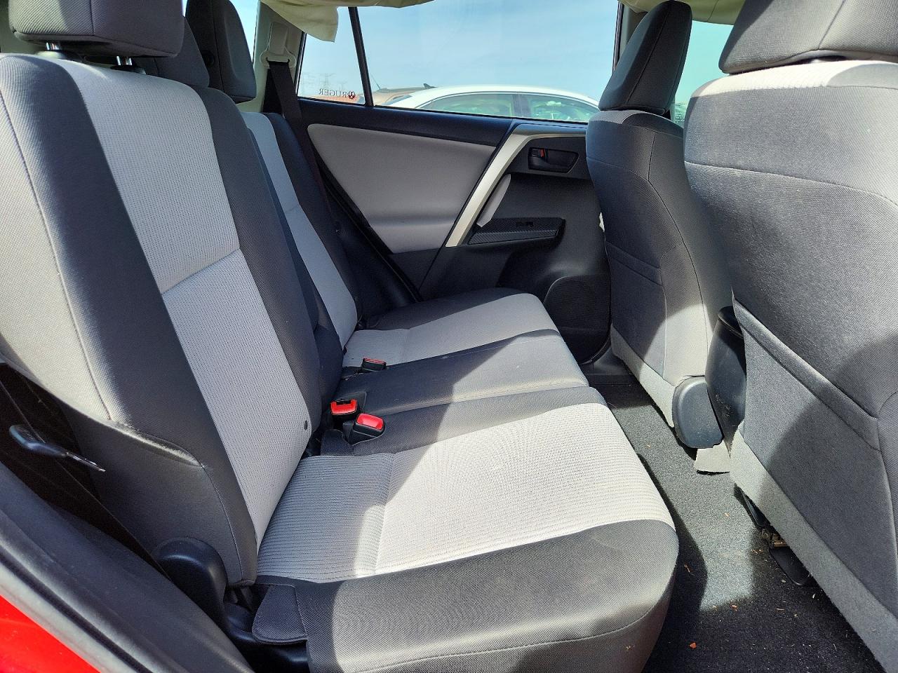 2015 TOYOTA RAV4 LE photo 19