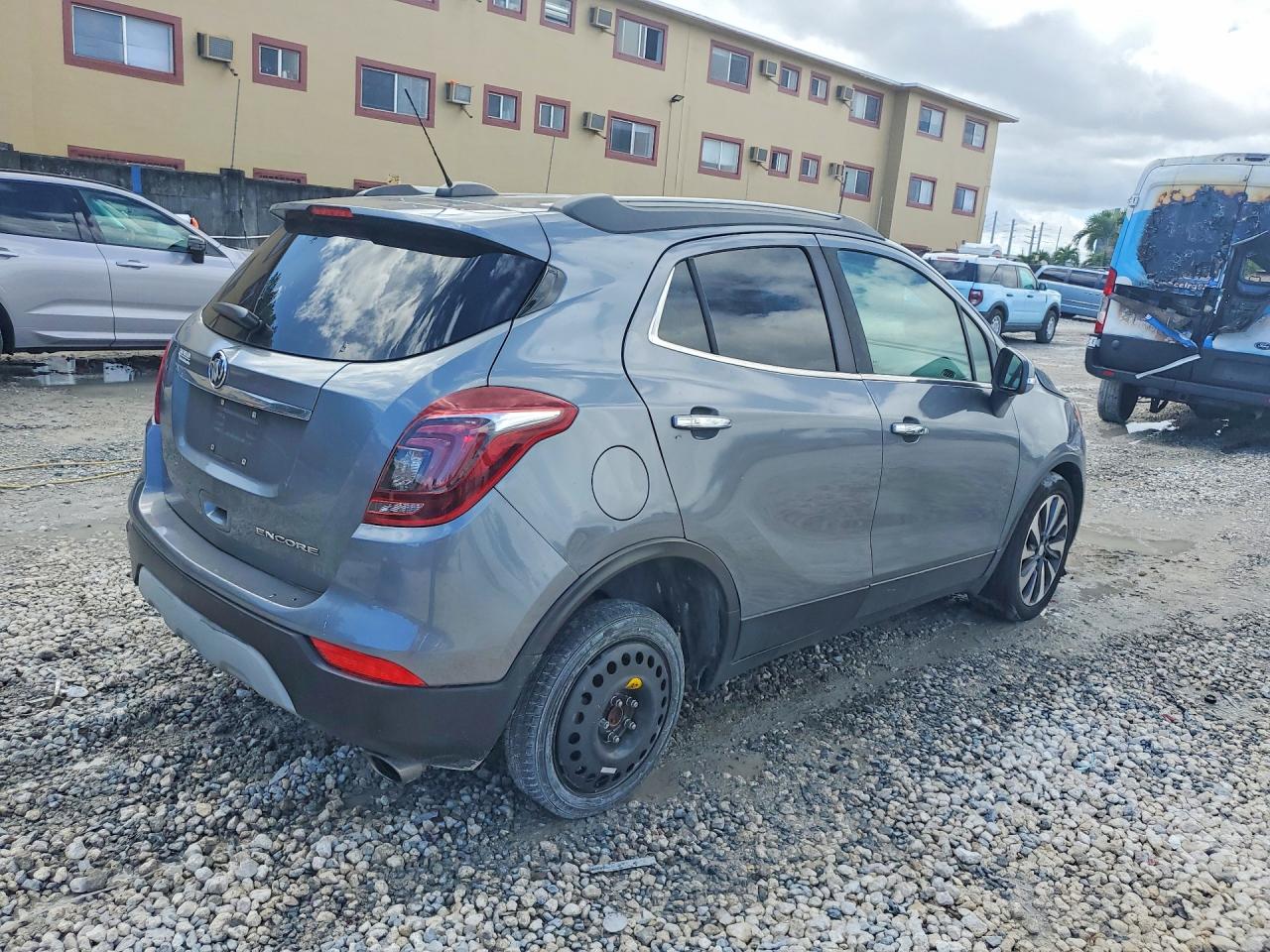 2019 BUICK ENCORE ESSENCE photo 3