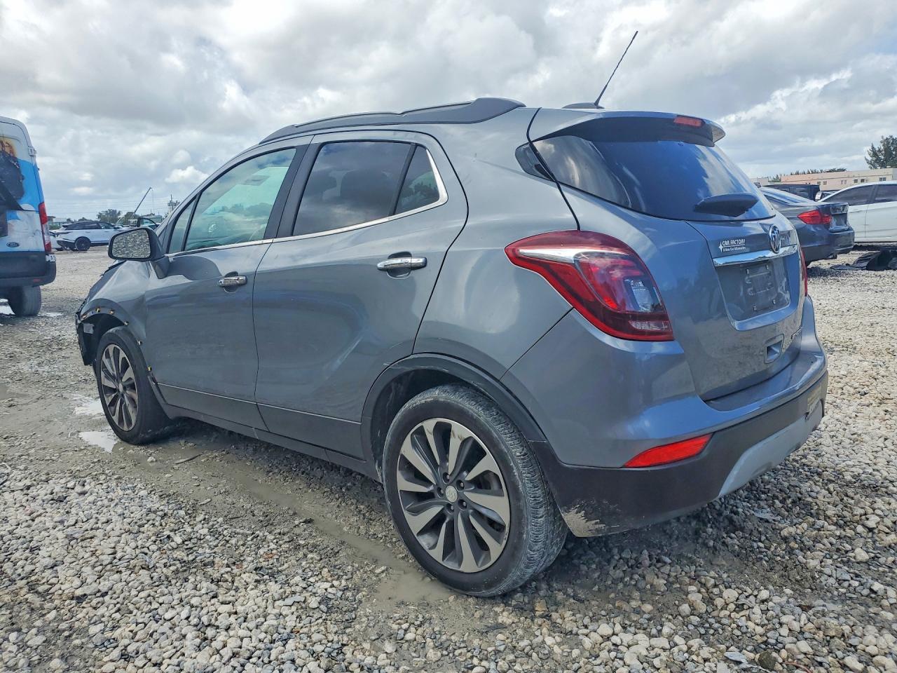 2019 BUICK ENCORE ESSENCE photo 2