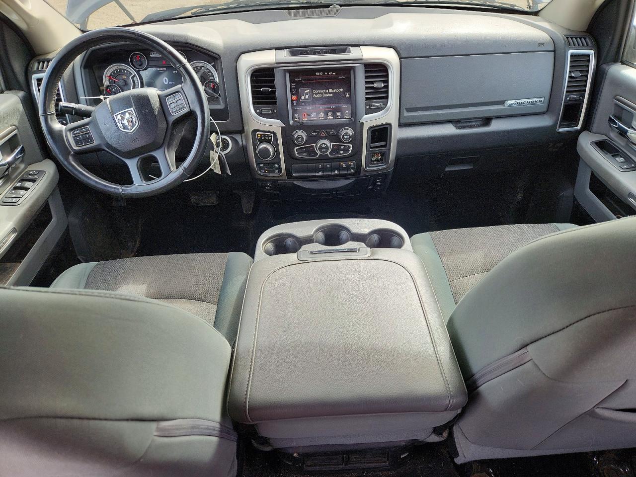 2016 RAM 1500 SLT photo 15