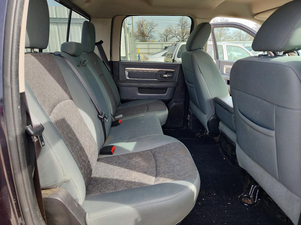 2016 RAM 1500 SLT photo 19
