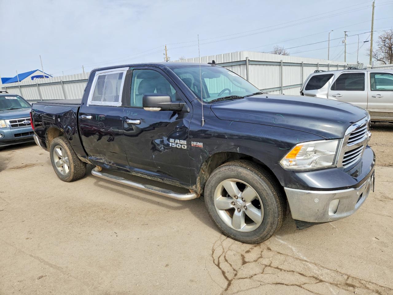 2016 RAM 1500 SLT photo 7