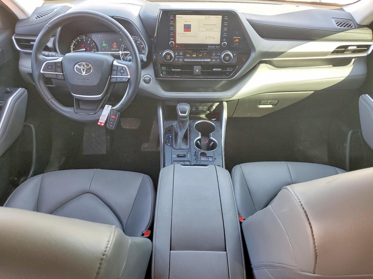 2022 TOYOTA HIGHLANDER XLE photo 22
