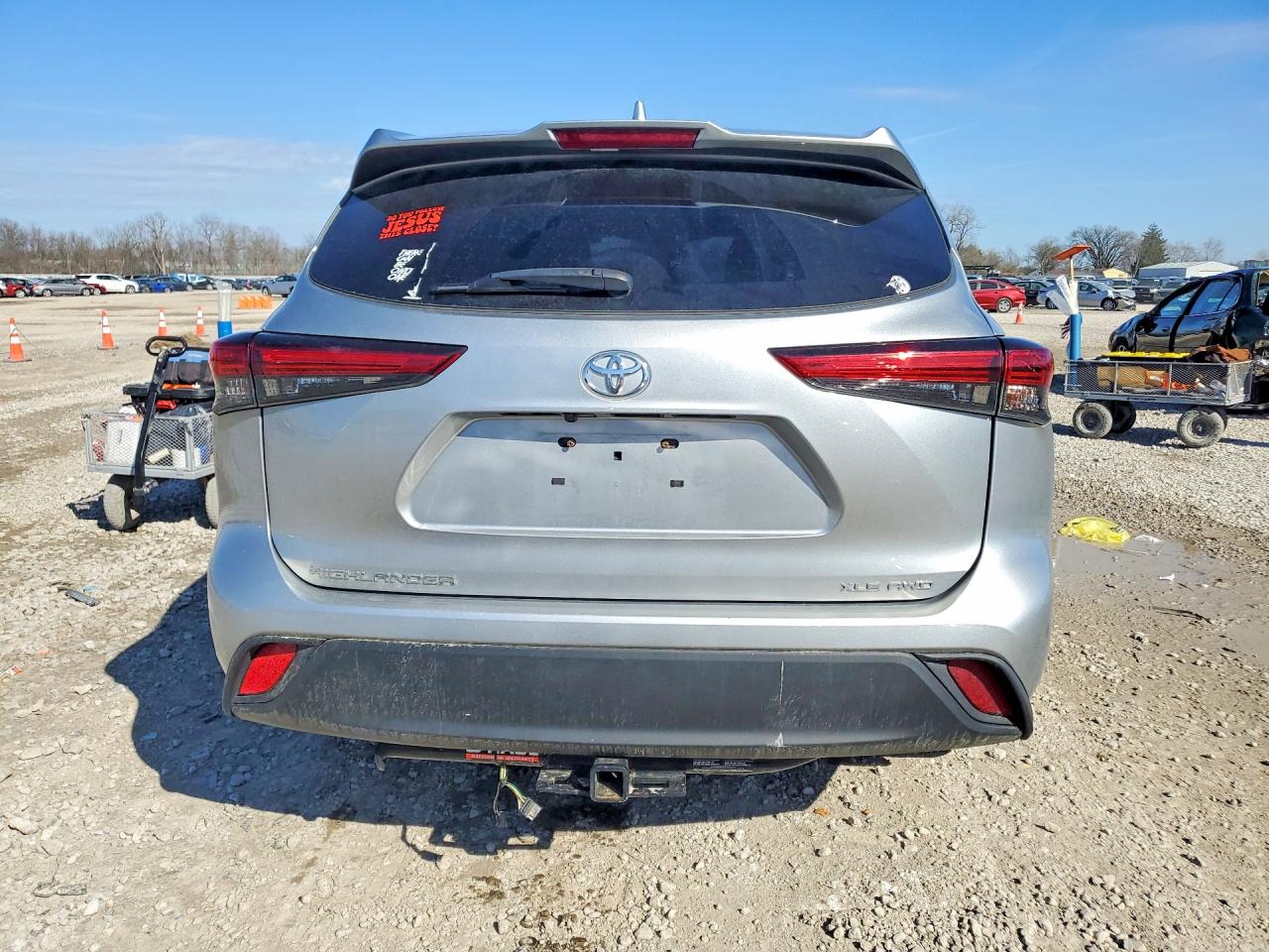 2022 TOYOTA HIGHLANDER XLE photo 16