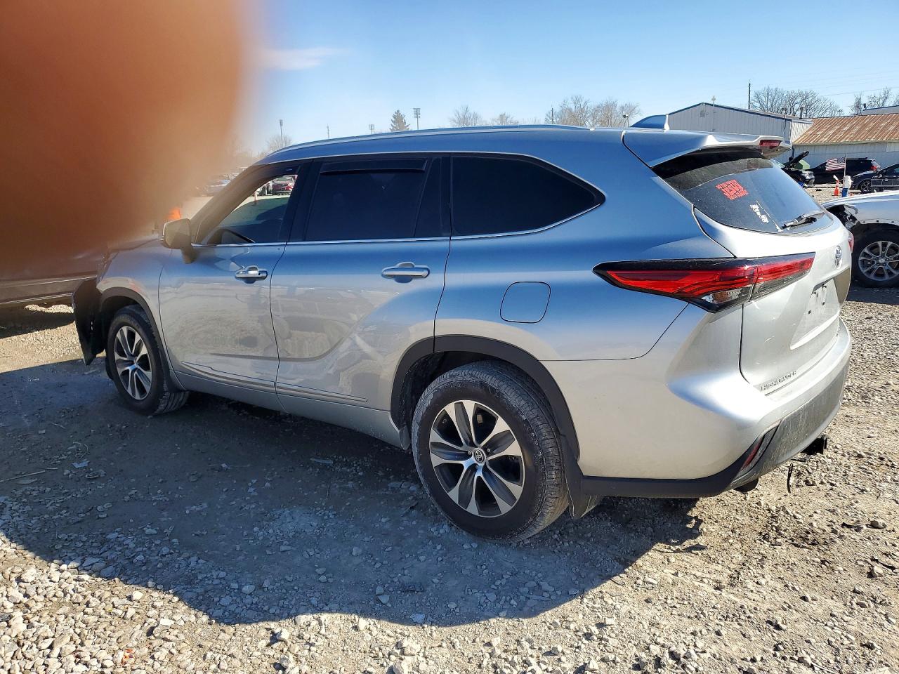 2022 TOYOTA HIGHLANDER XLE photo 4