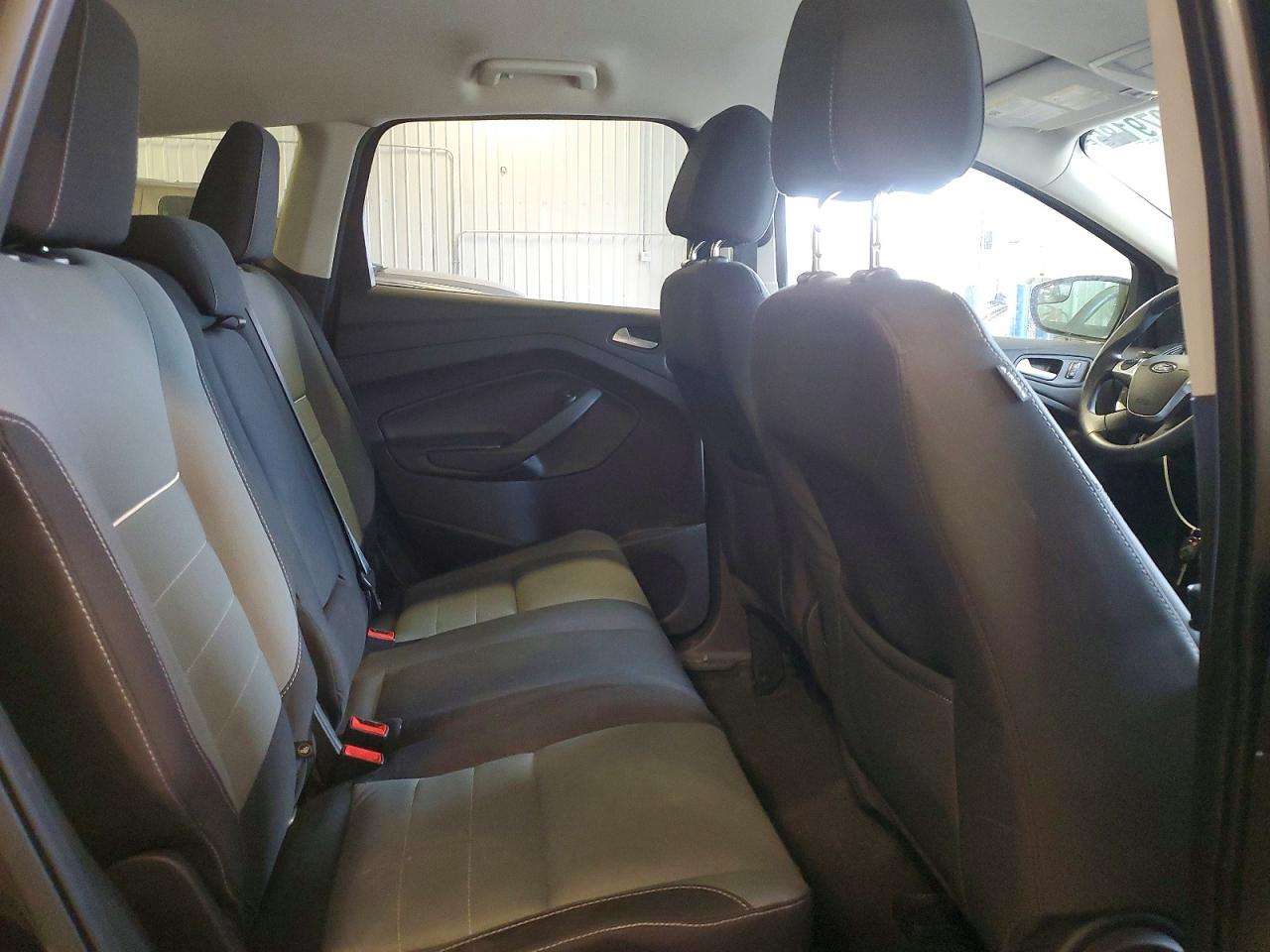 2015 FORD ESCAPE SE photo 31