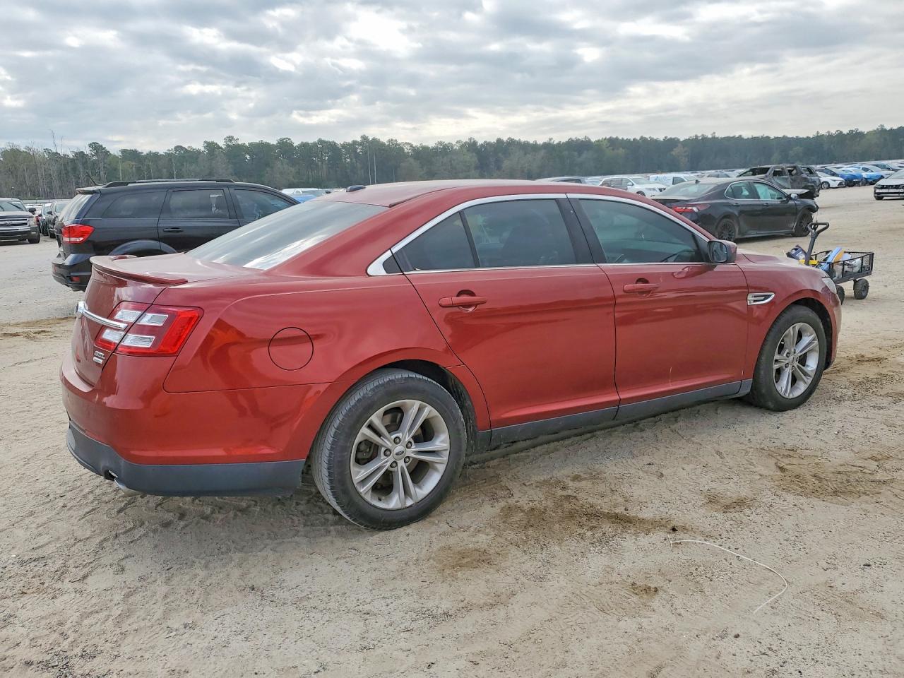 2014 FORD TAURUS SEL photo 5