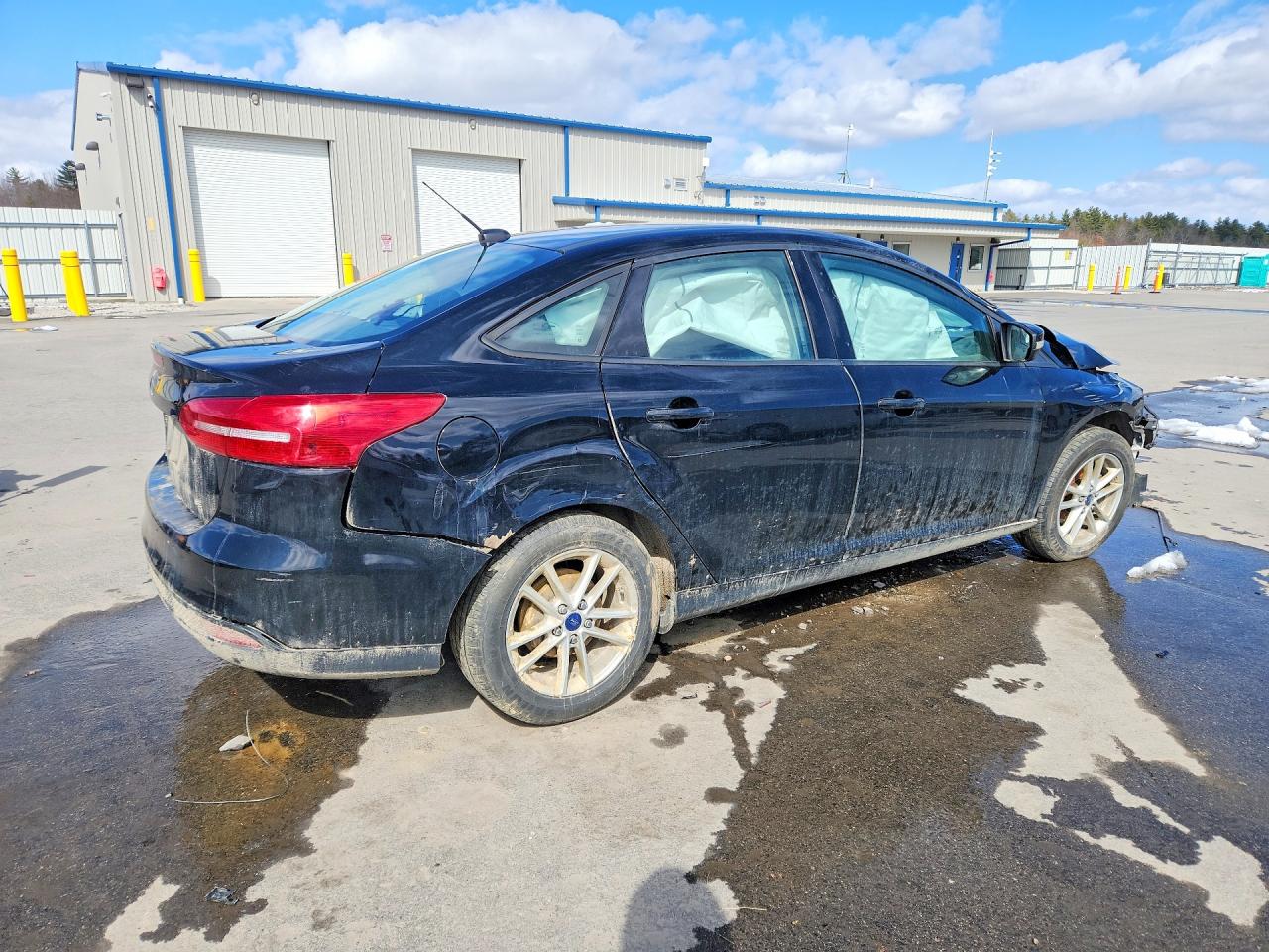 2017 FORD FOCUS SE photo 5