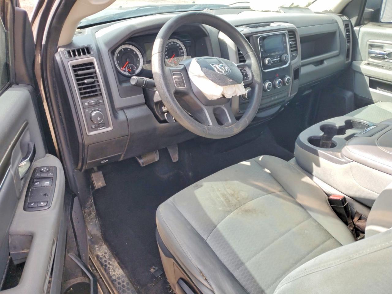 2014 RAM 1500 ST photo 22