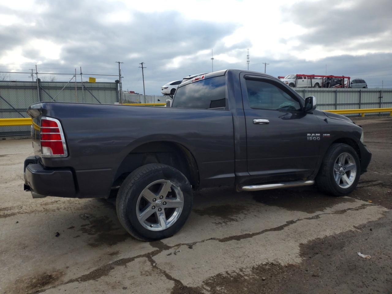 2014 RAM 1500 ST photo 7