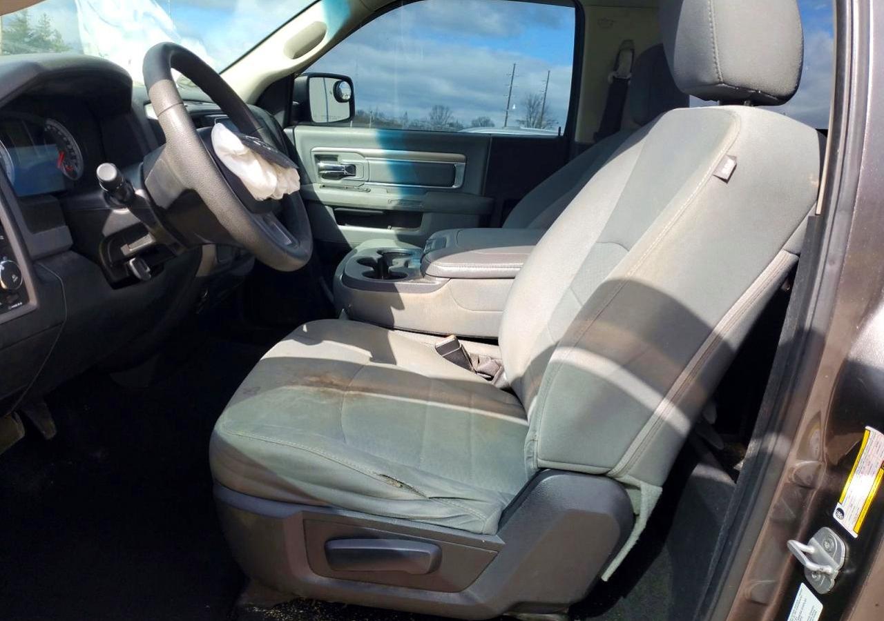 2014 RAM 1500 ST photo 19