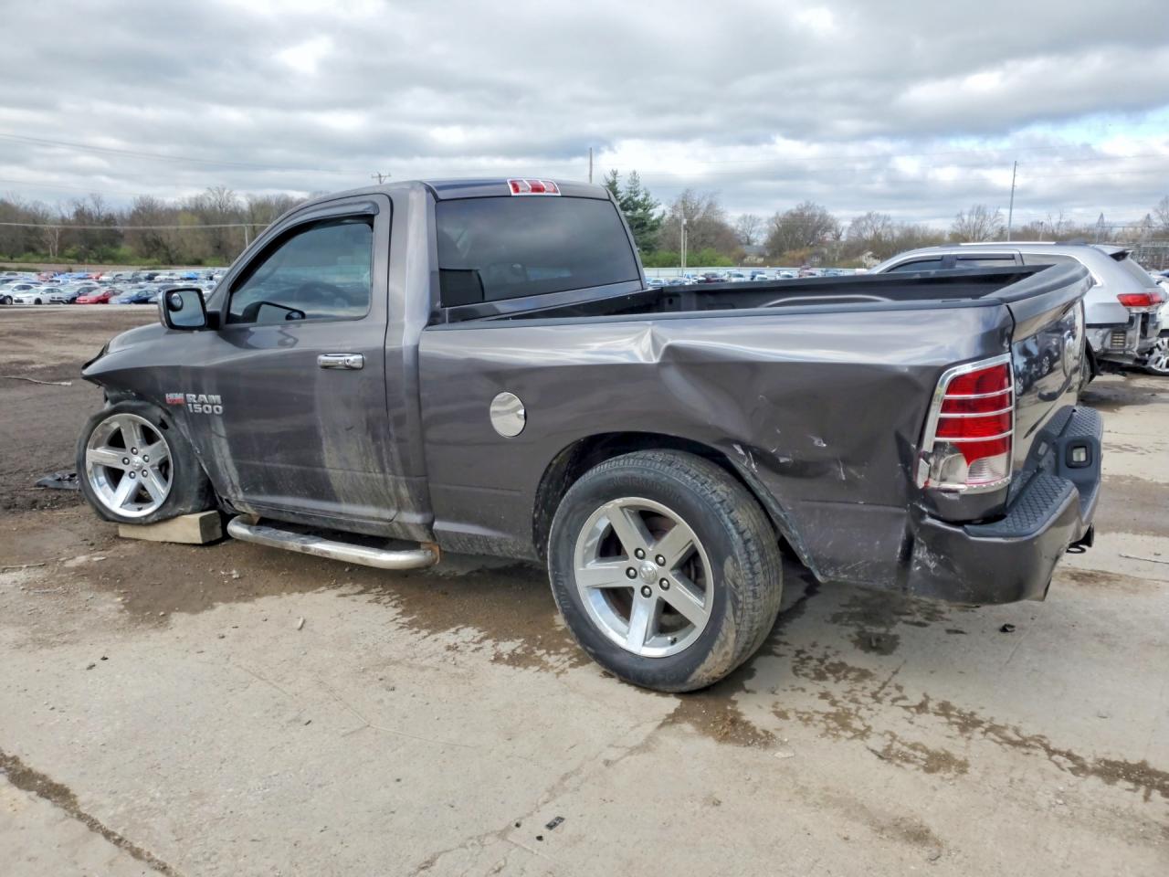 2014 RAM 1500 ST photo 4