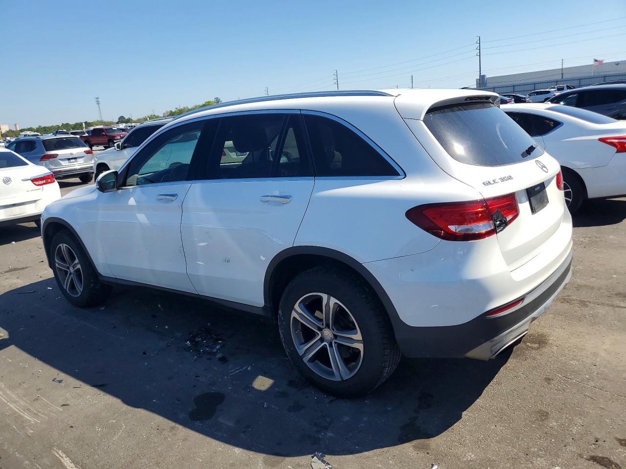 2017 MERCEDES-BENZ GLC 300 photo 2