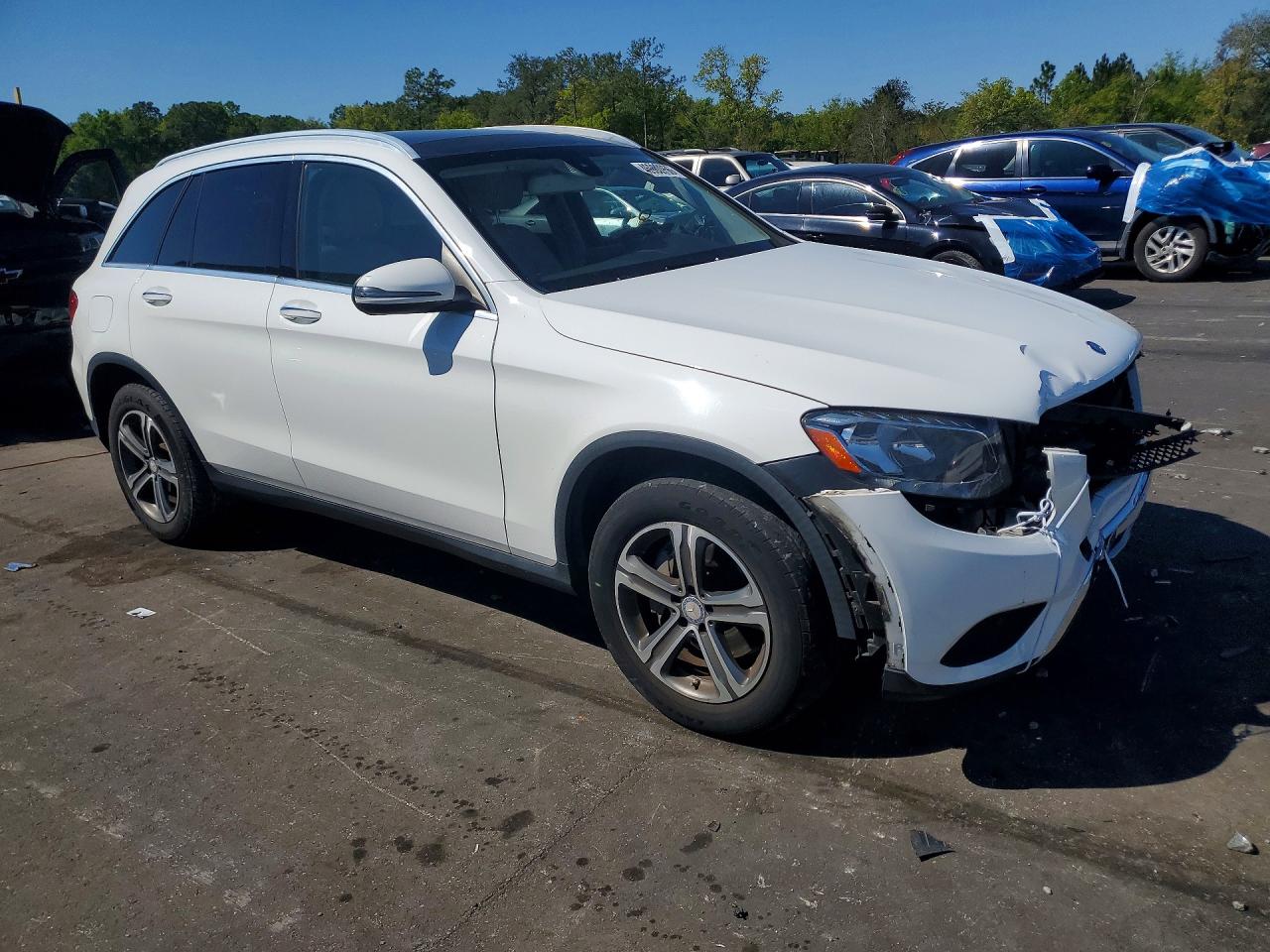 2017 MERCEDES-BENZ GLC 300 photo 4