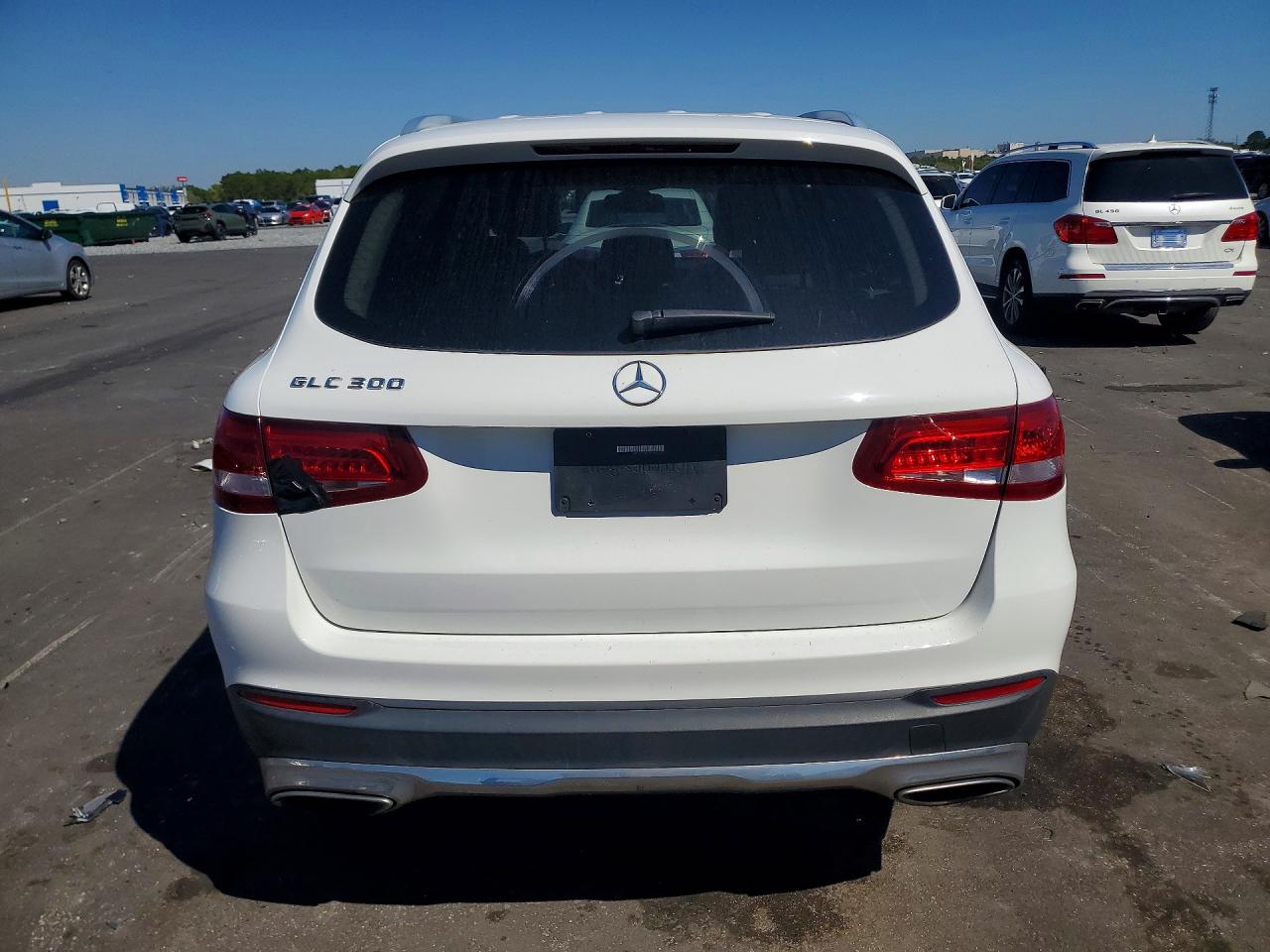 2017 MERCEDES-BENZ GLC 300 photo 6