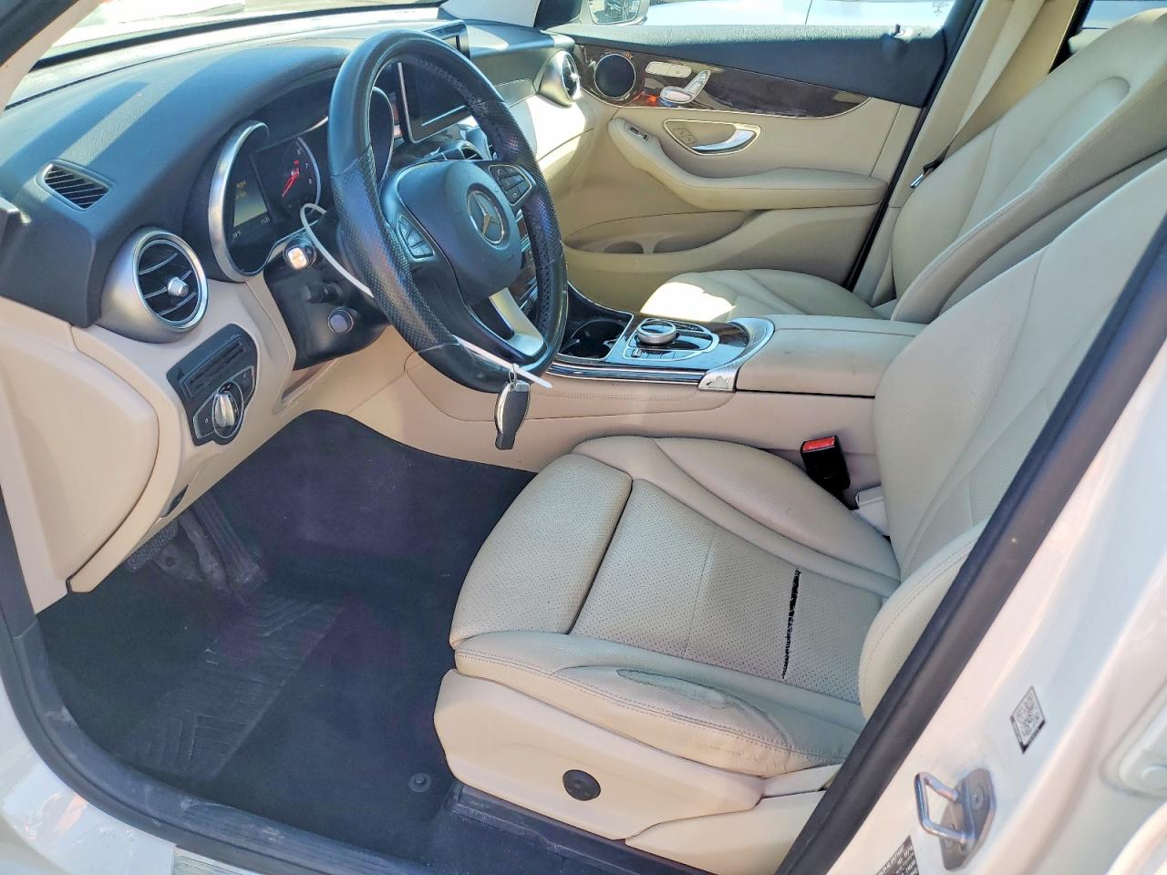 2017 MERCEDES-BENZ GLC 300 photo 7