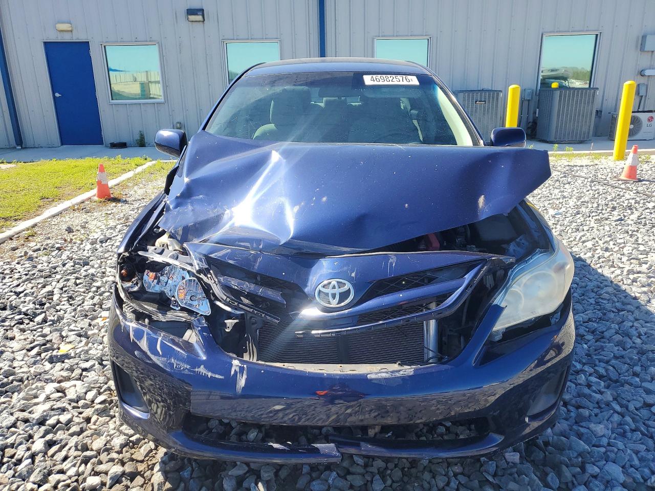 2013 TOYOTA COROLLA L photo 9