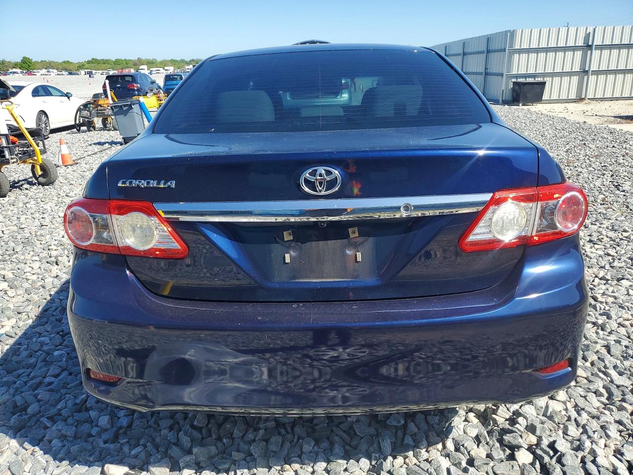 2013 TOYOTA COROLLA L photo 11