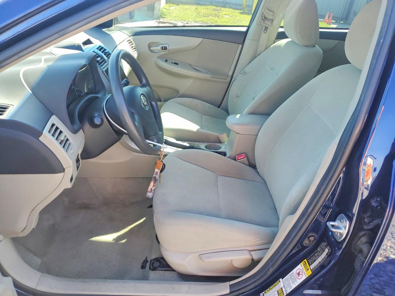2013 TOYOTA COROLLA L photo 13
