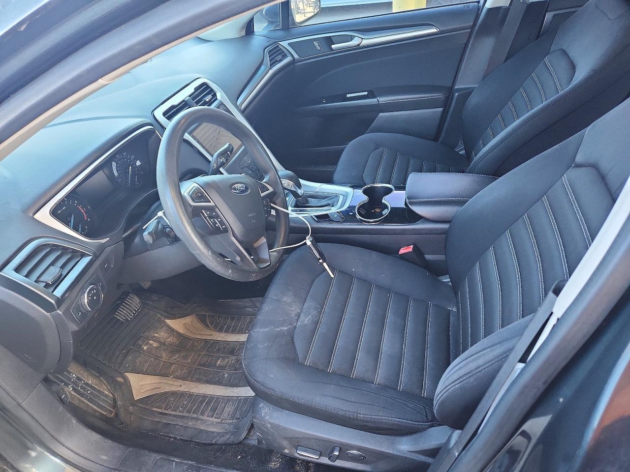 2015 FORD FUSION SE photo 13