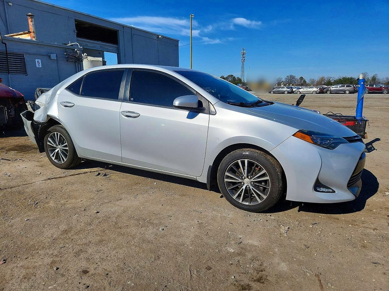 2018 TOYOTA COROLLA photo 4