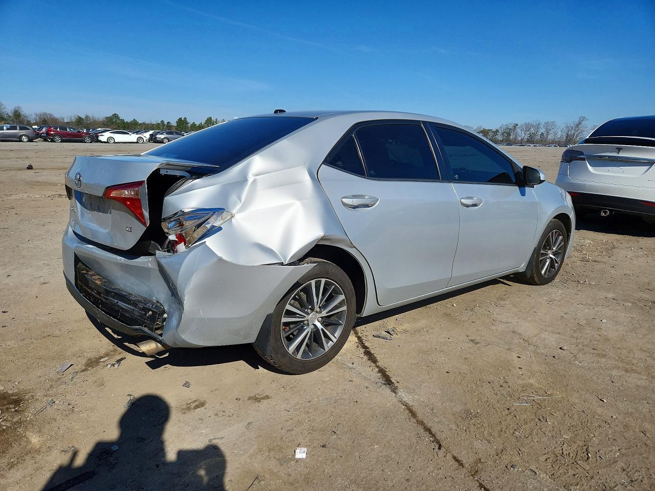 2018 TOYOTA COROLLA photo 3