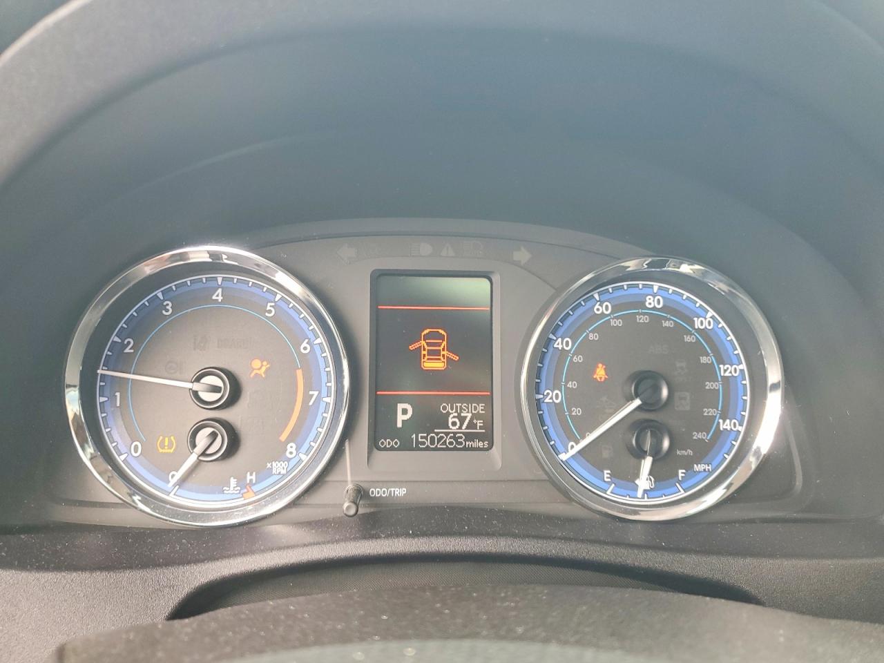 2018 TOYOTA COROLLA photo 9