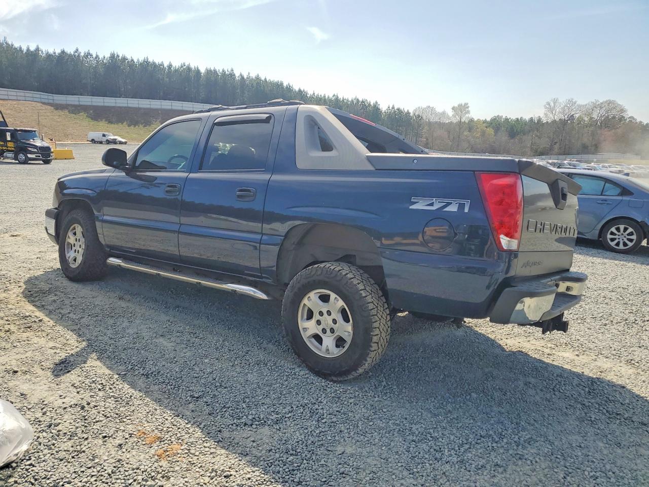 2004 CHEVROLET AVALANCHE K1500 photo 3