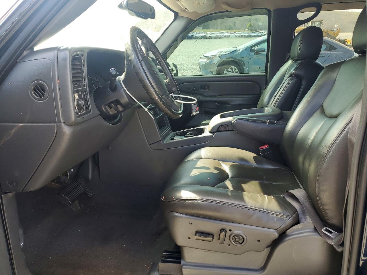 2004 CHEVROLET AVALANCHE K1500 photo 13
